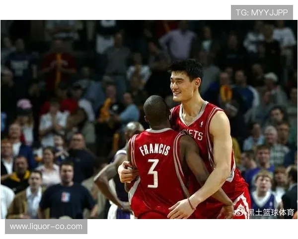 纳什与姚明的篮球传奇：从对决到友谊的跨越之路